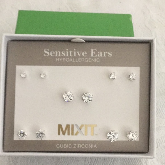 Mixit Jewelry - 🐚NWT Sensitive Ear Hypoallergenic Bundle Earrings